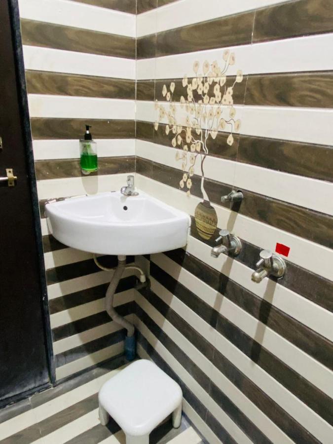 Hotel Meghmalhar Lodging Jejuri Экстерьер фото
