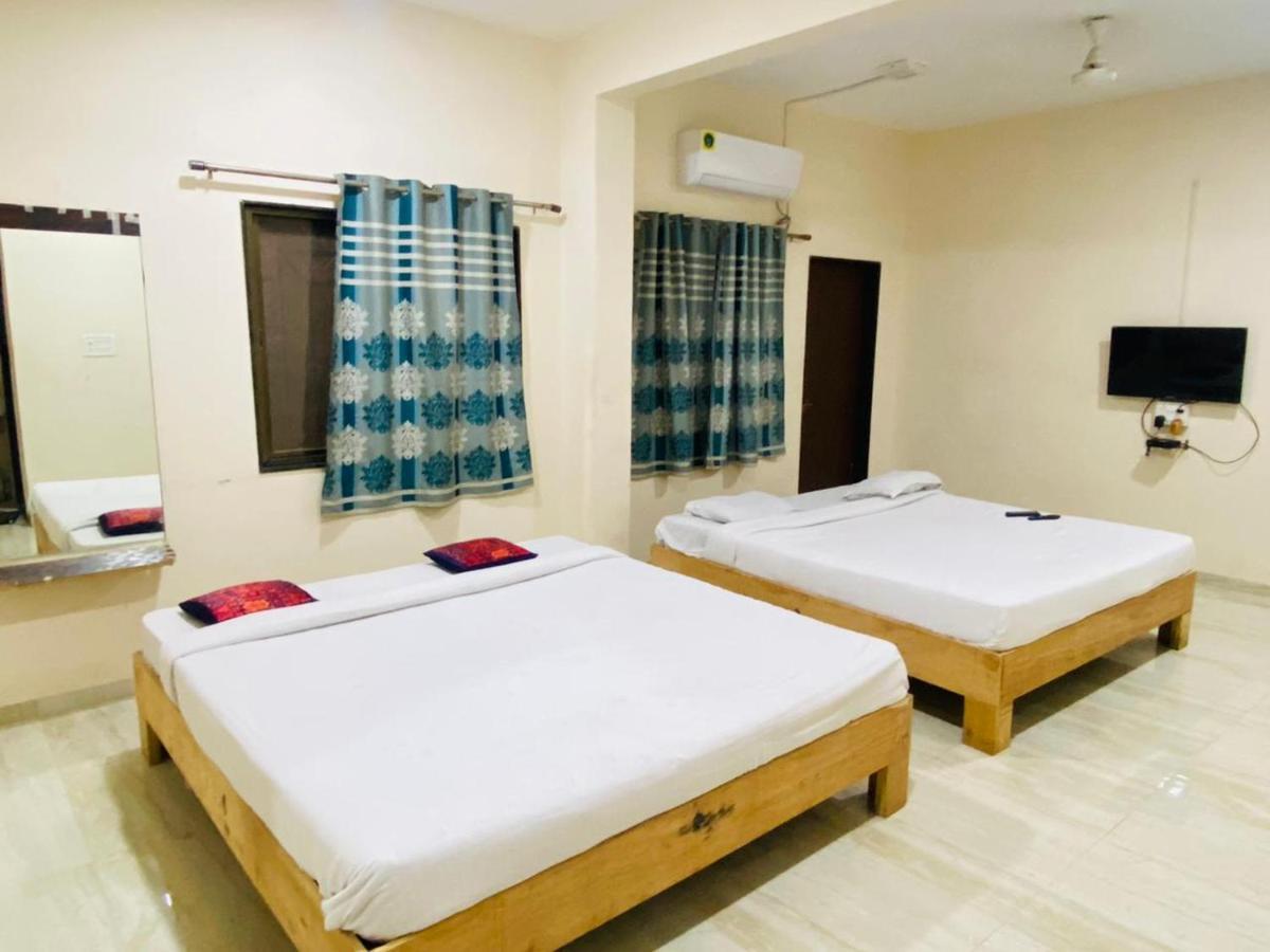 Hotel Meghmalhar Lodging Jejuri Экстерьер фото
